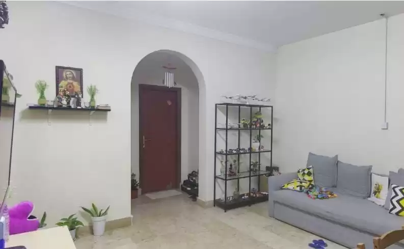 Wohn Klaar eigendom 1 Schlafzimmer S/F Wohnung  zu vermieten in Al Sadd , Doha #15701 - 1  image 